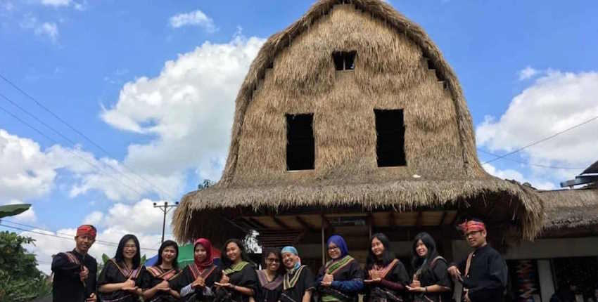 Endonezya Lombok gezilecek yerler - Sasak köyleri